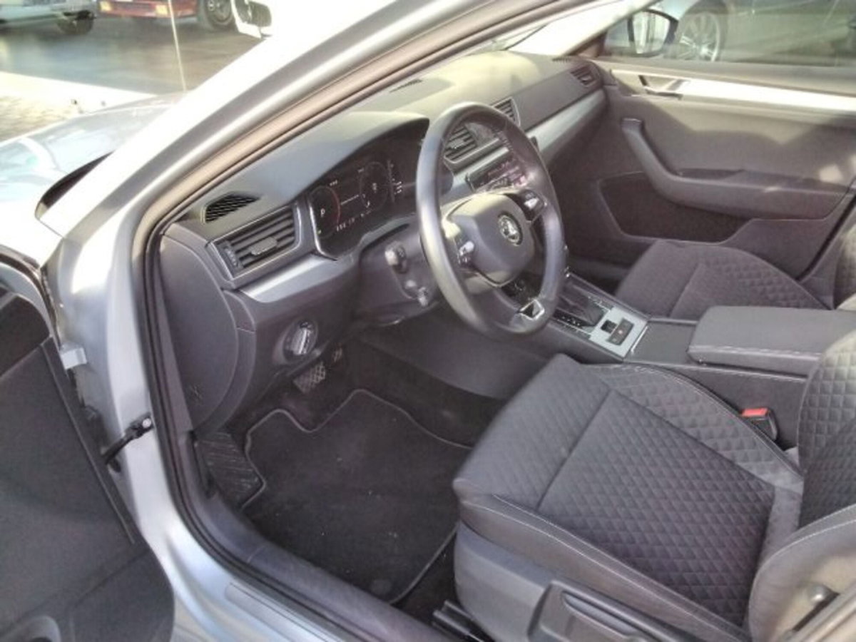 Skoda Superb Station Wagon 2.0 TDI EVO 150 CV SCR DSG Wagon Executive (18)