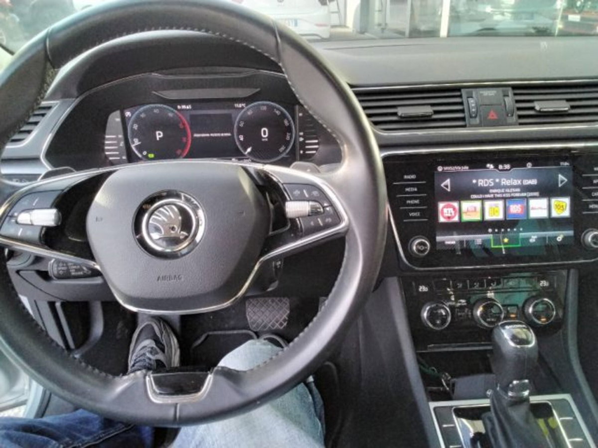 Skoda Superb Station Wagon 2.0 TDI EVO 150 CV SCR DSG Wagon Executive (19)