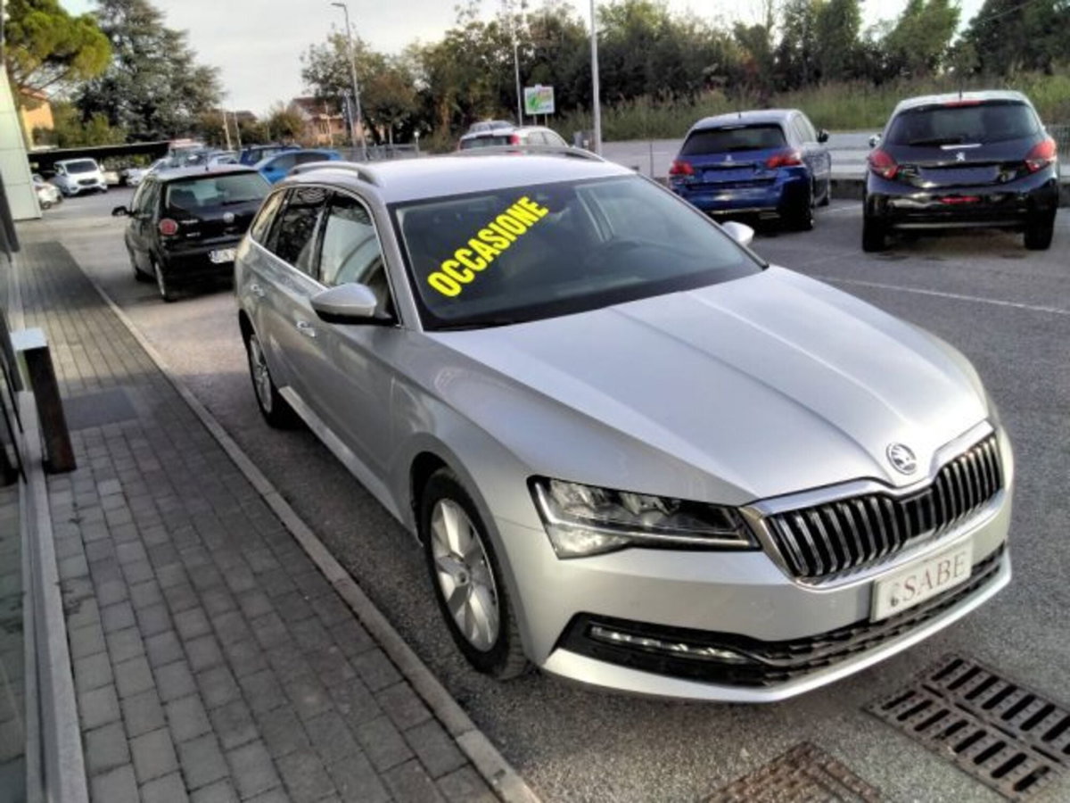Skoda Superb Station Wagon 2.0 TDI EVO 150 CV SCR DSG Wagon Executive (7)