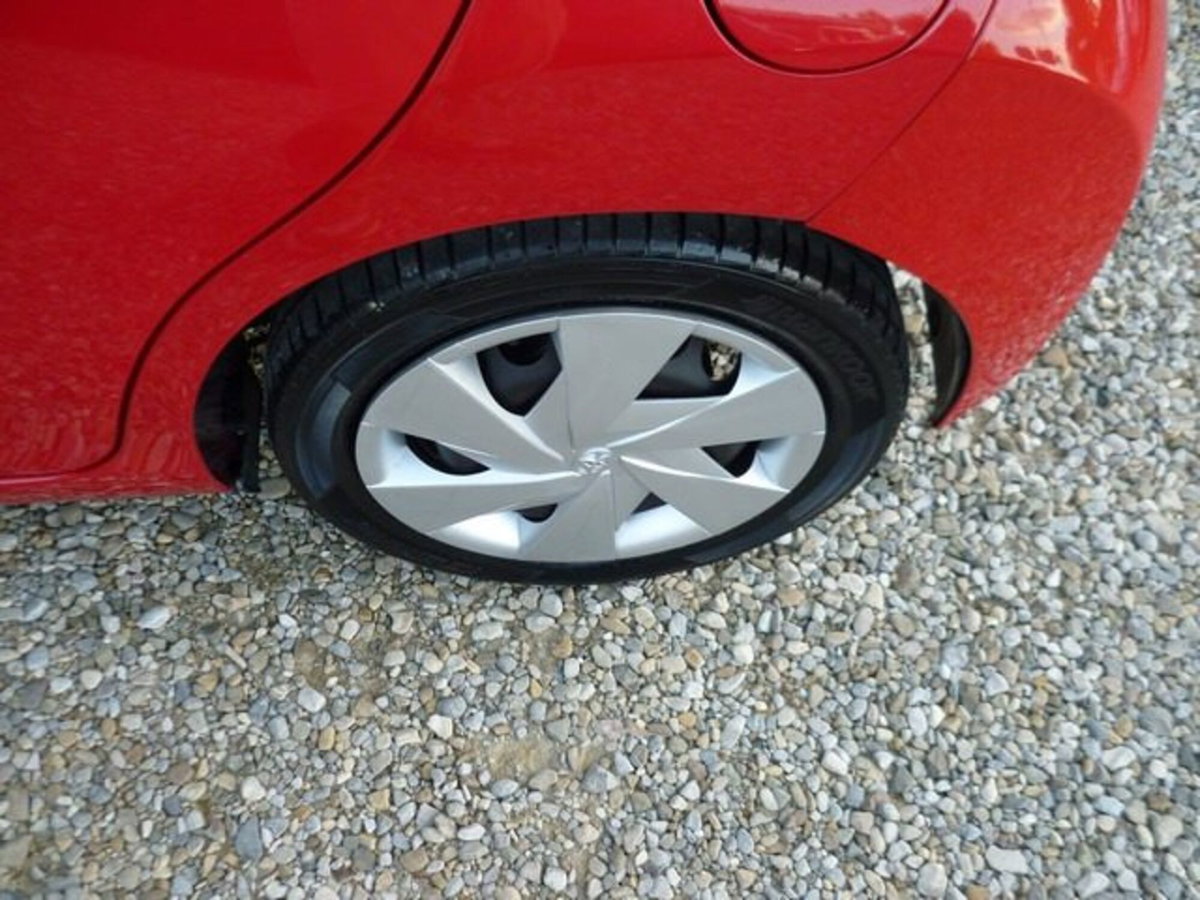 Toyota Aygo 1.0 VVT-i 69 CV 5 porte x-play TSS (18)