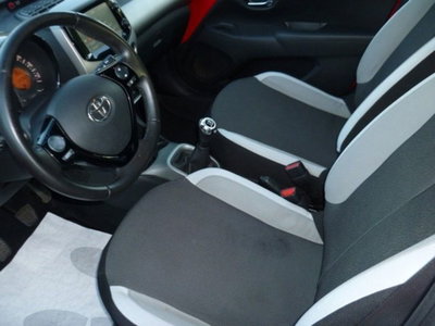 Toyota Aygo 1.0 VVT-i 69 CV 5 porte x-play TSS (7)
