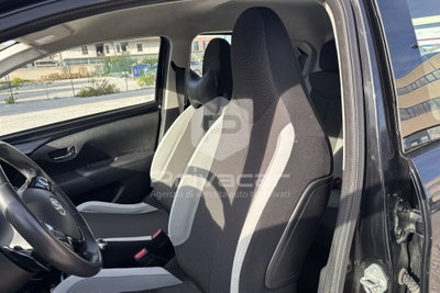 Toyota Aygo 1.0 VVT-i 69 CV 5 porte x-cool MMT (13)