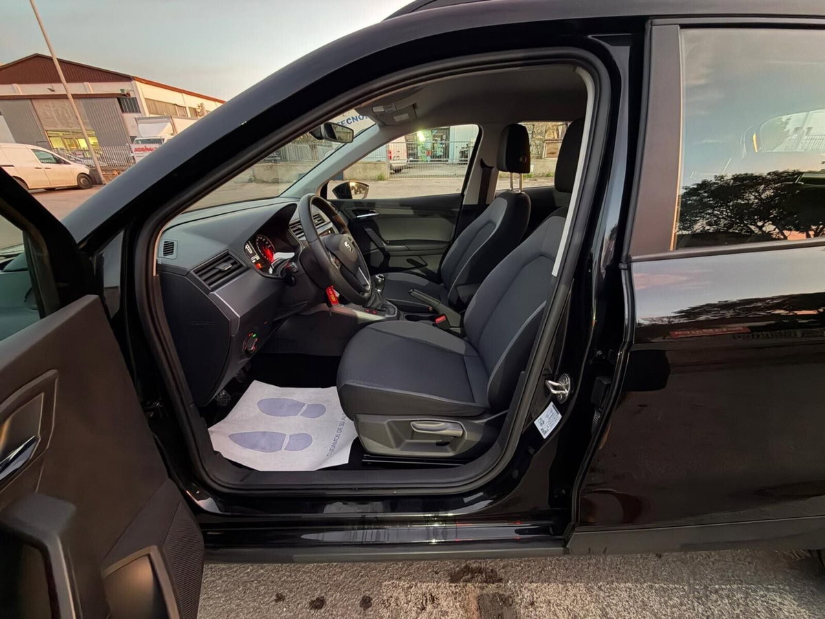 SEAT Arona 1.0 TGI FR (8)