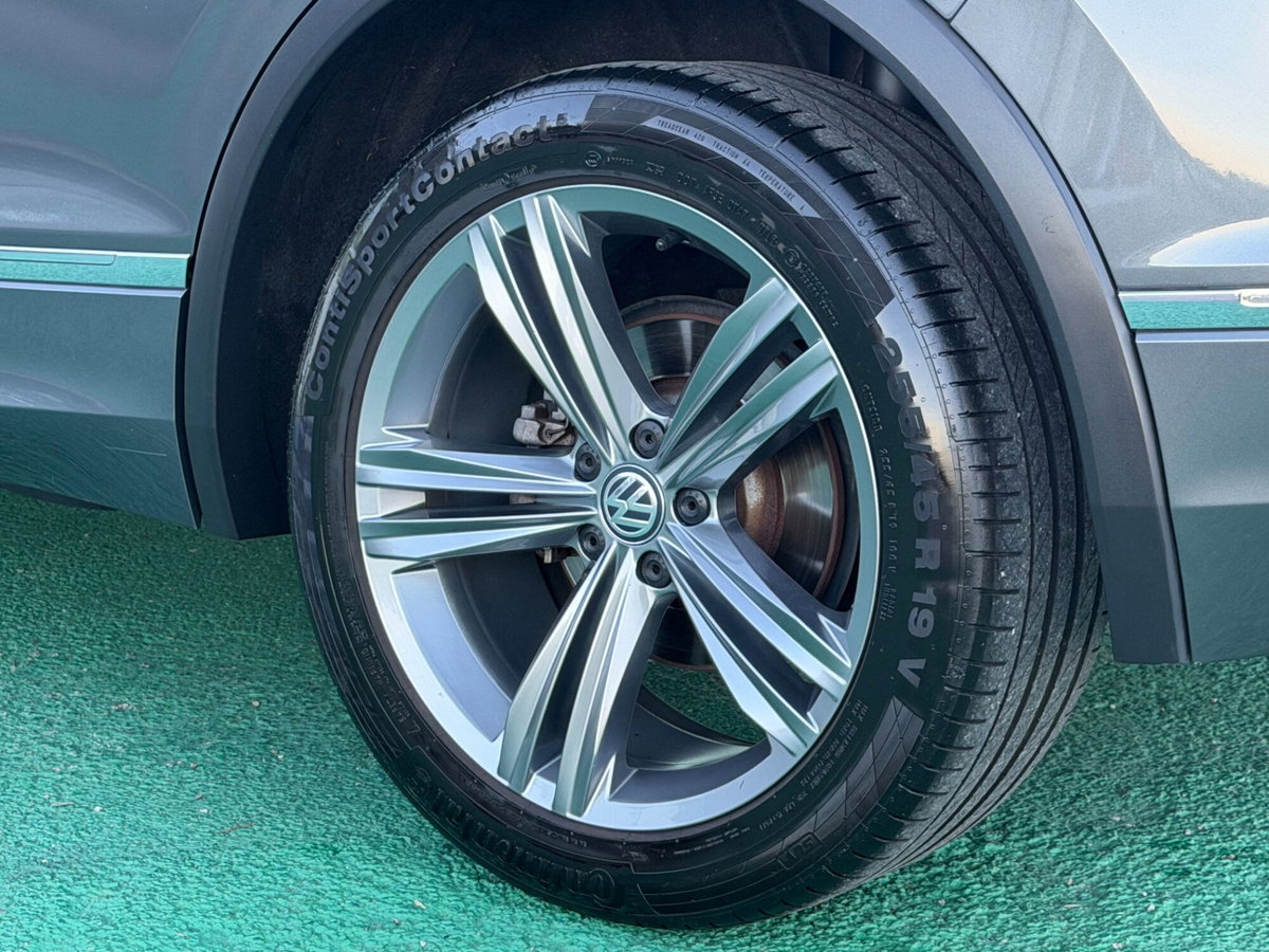 Volkswagen Tiguan 1.6 TDI SCR Sport BlueMotion Technology (5)