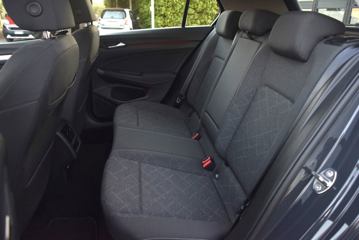 Volkswagen Golf 2.0 TDI SCR Life (8)