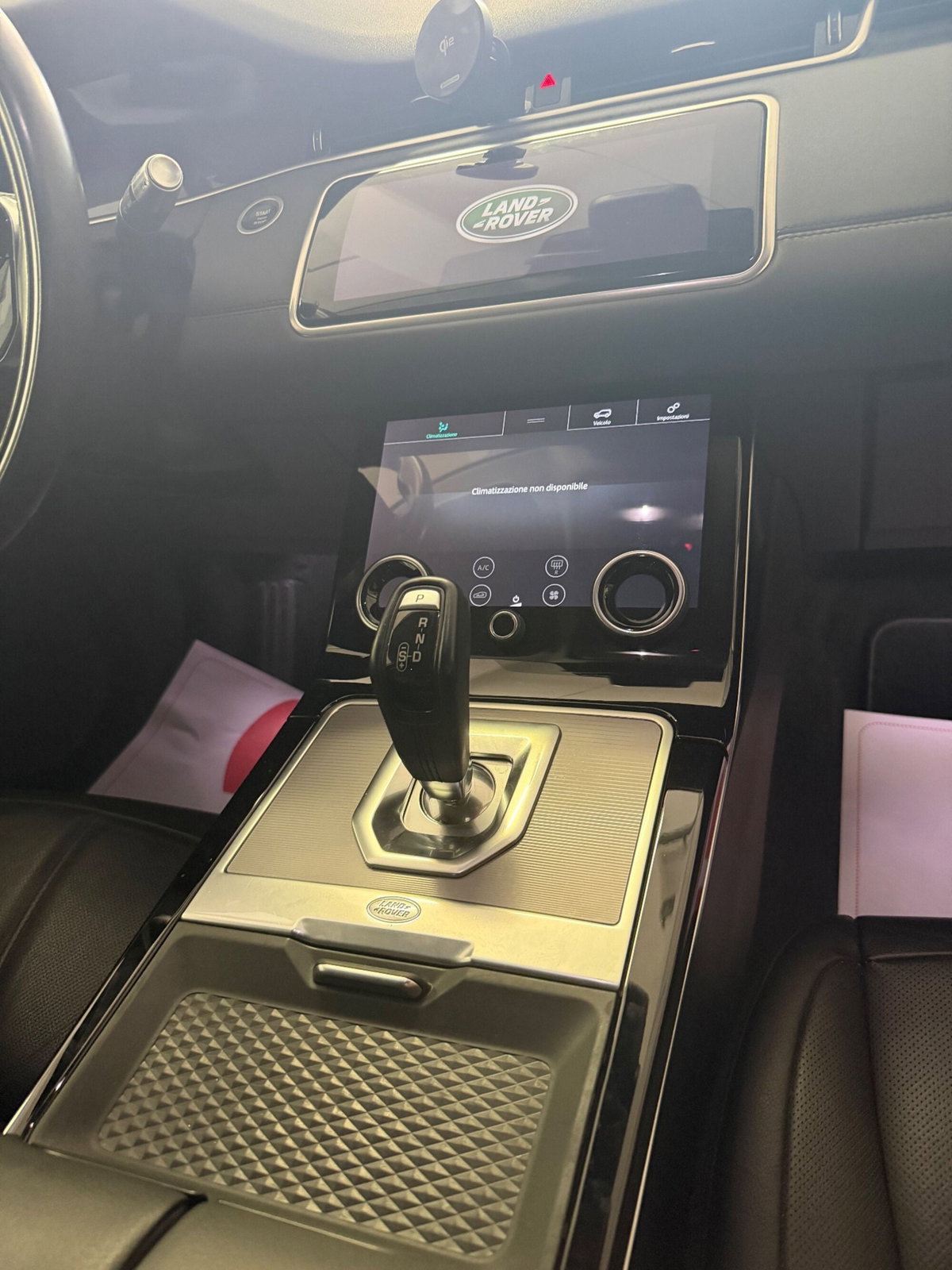 Land Rover Range Rover Evoque 2.0D I4-L.Flw 150 CV AWD Auto HSE (18)