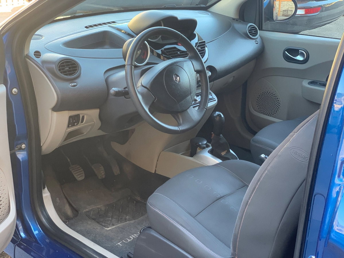 Renault Twingo 1.5 dCi 65CV Dynamique (10)