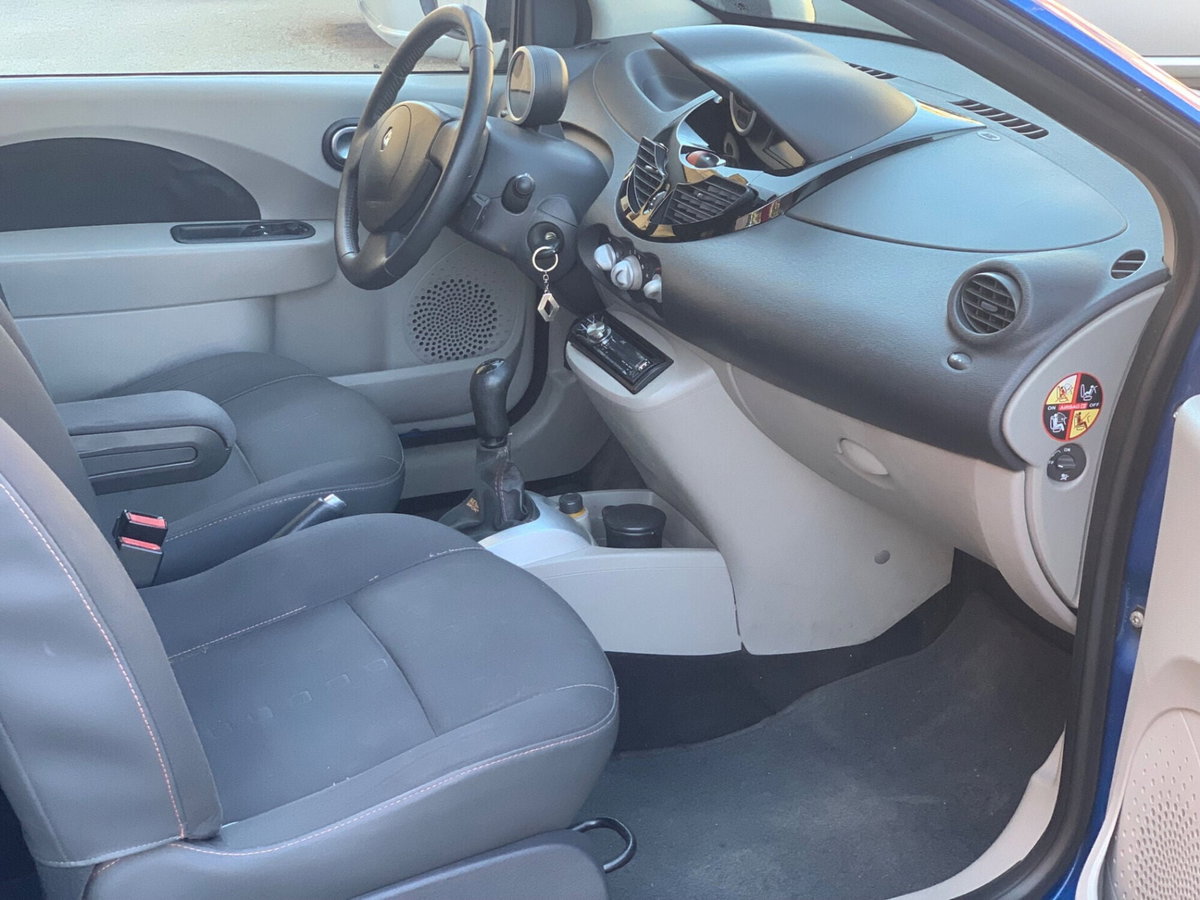 Renault Twingo 1.5 dCi 65CV Dynamique (12)