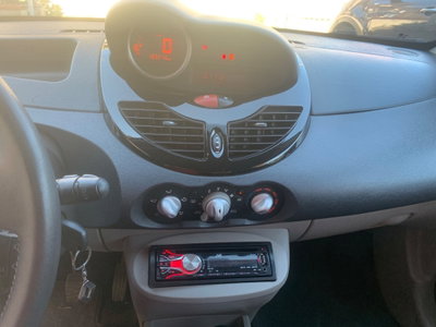 Renault Twingo 1.5 dCi 65CV Dynamique (13)
