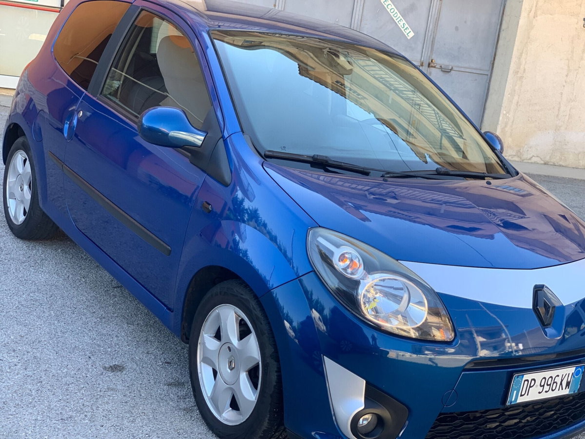Renault Twingo 1.5 dCi 65CV Dynamique (2)