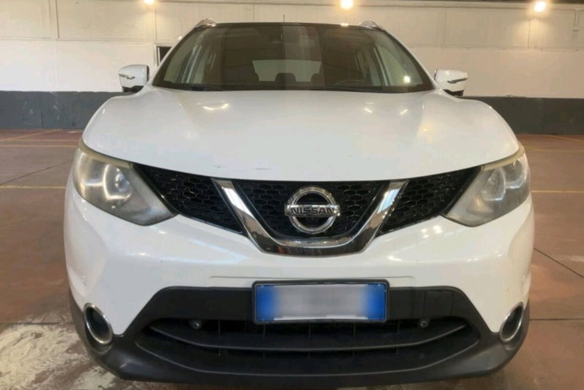 Nissan Qashqai 1.5 dCi Tekna (2)