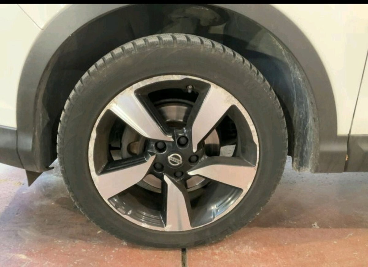 Nissan Qashqai 1.5 dCi Tekna (8)