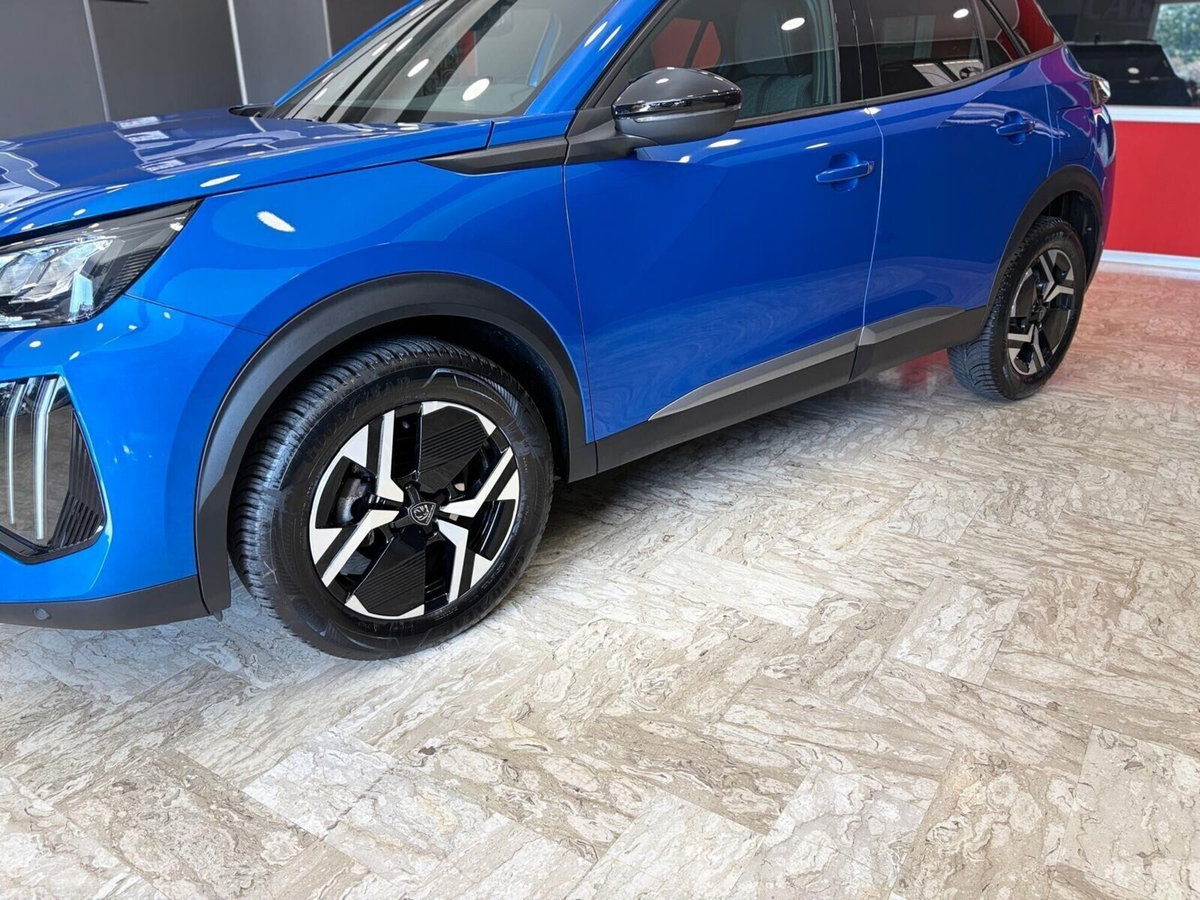 Peugeot 2008 1.2 turbo Allure 100cv (3)