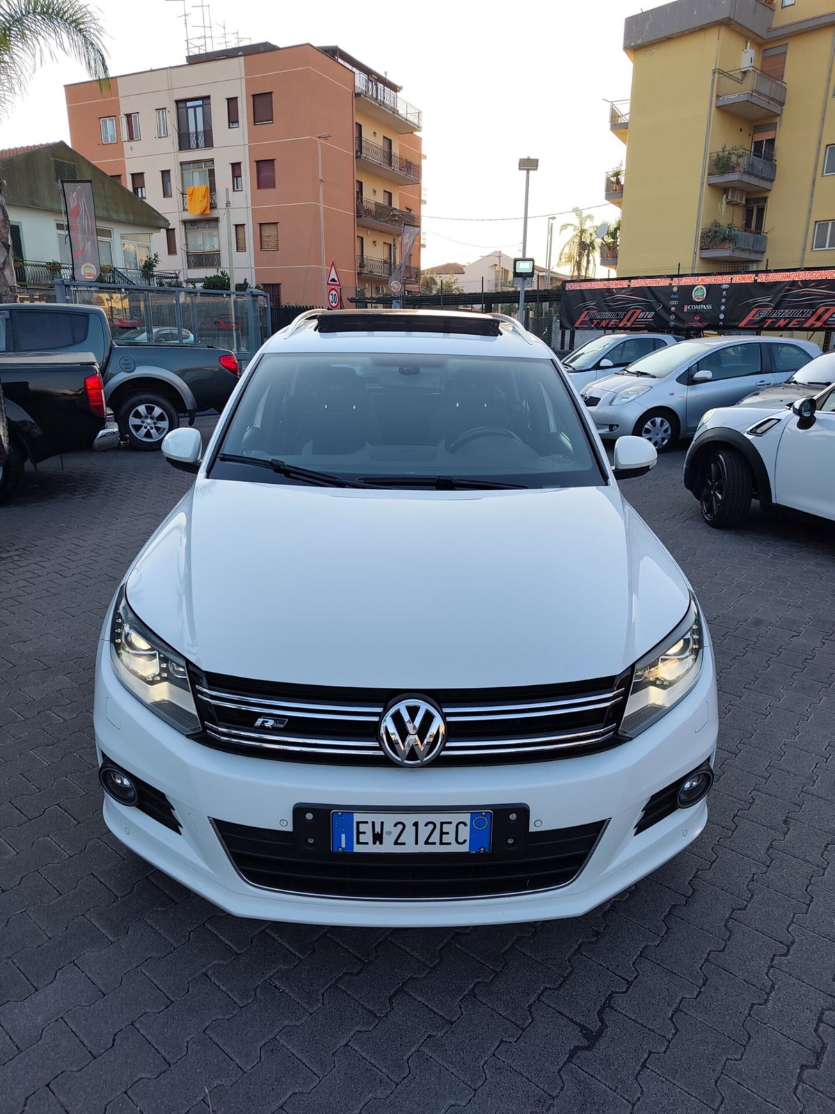 Volkswagen Tiguan 2.0 TDI 177 CV 4MOTION DSG R-Line BlueMotion Tech. (3)