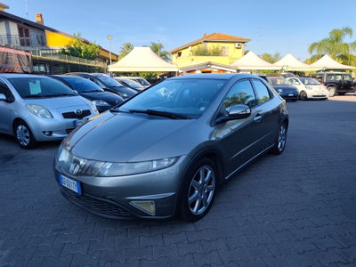 Honda Civic 1.8 i-VTEC 5p. Exclusive (2)