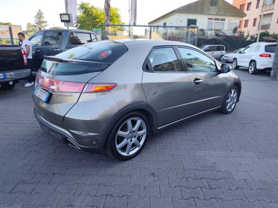 Honda Civic 1.8 i-VTEC 5p. Exclusive (4)