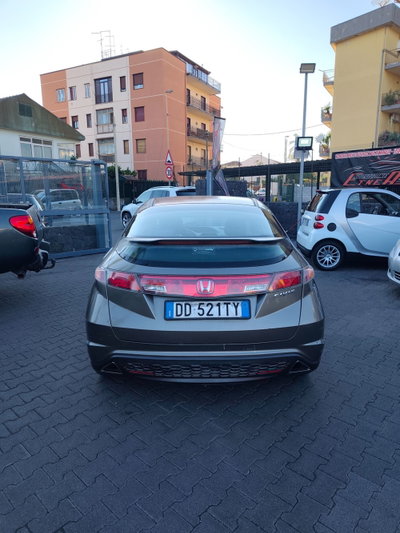Honda Civic 1.8 i-VTEC 5p. Exclusive (5)
