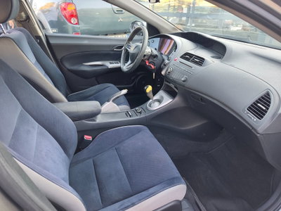 Honda Civic 1.8 i-VTEC 5p. Exclusive (7)