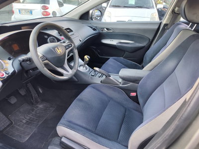 Honda Civic 1.8 i-VTEC 5p. Exclusive (8)