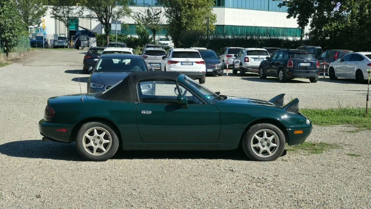 Mazda MX-5 1.8i 16V cat (16)