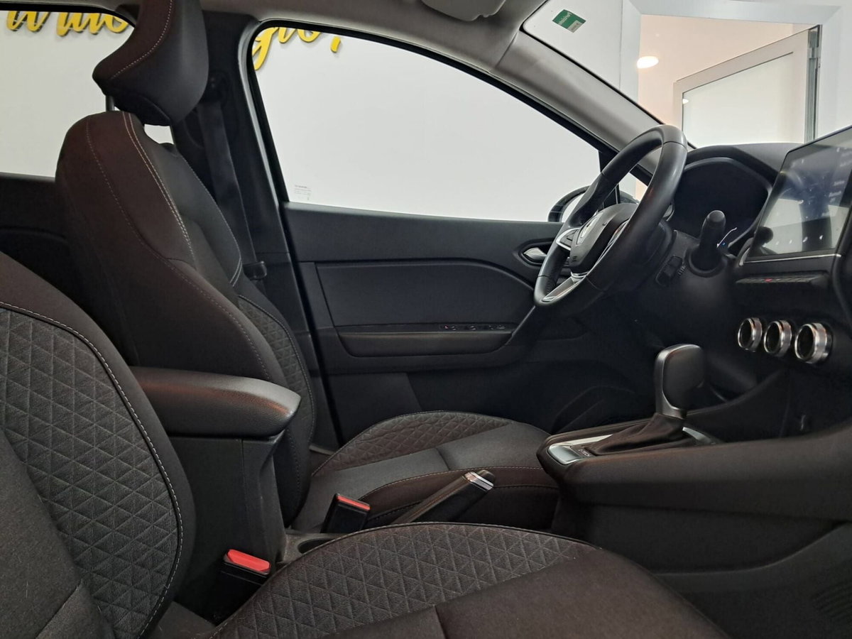 Renault Captur Mild Hybrid 140 CV Intens (13)