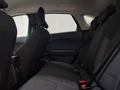 Renault Captur Mild Hybrid 140 CV Intens (16)