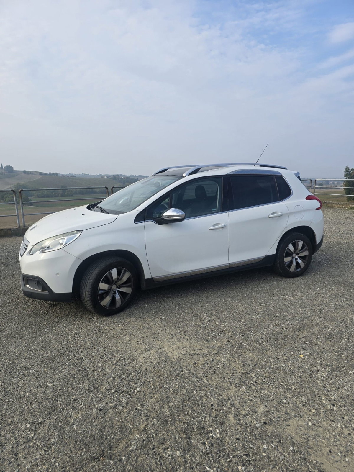Peugeot 2008 e-HDi 92 CV Stop&Start robotizzato Allure (2)