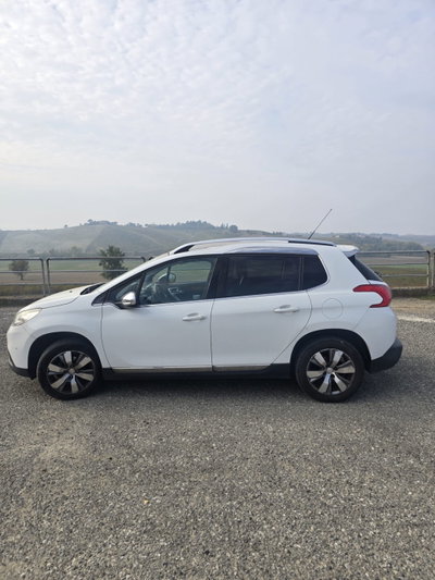 Peugeot 2008 e-HDi 92 CV Stop&Start robotizzato Allure (5)