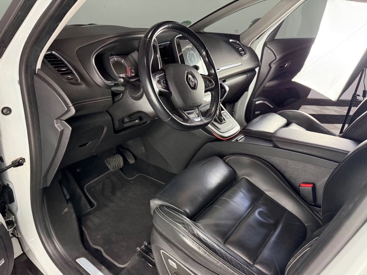 Renault Grand Scénic 1.6 dci energy Initiale Paris 160cv edc (6)