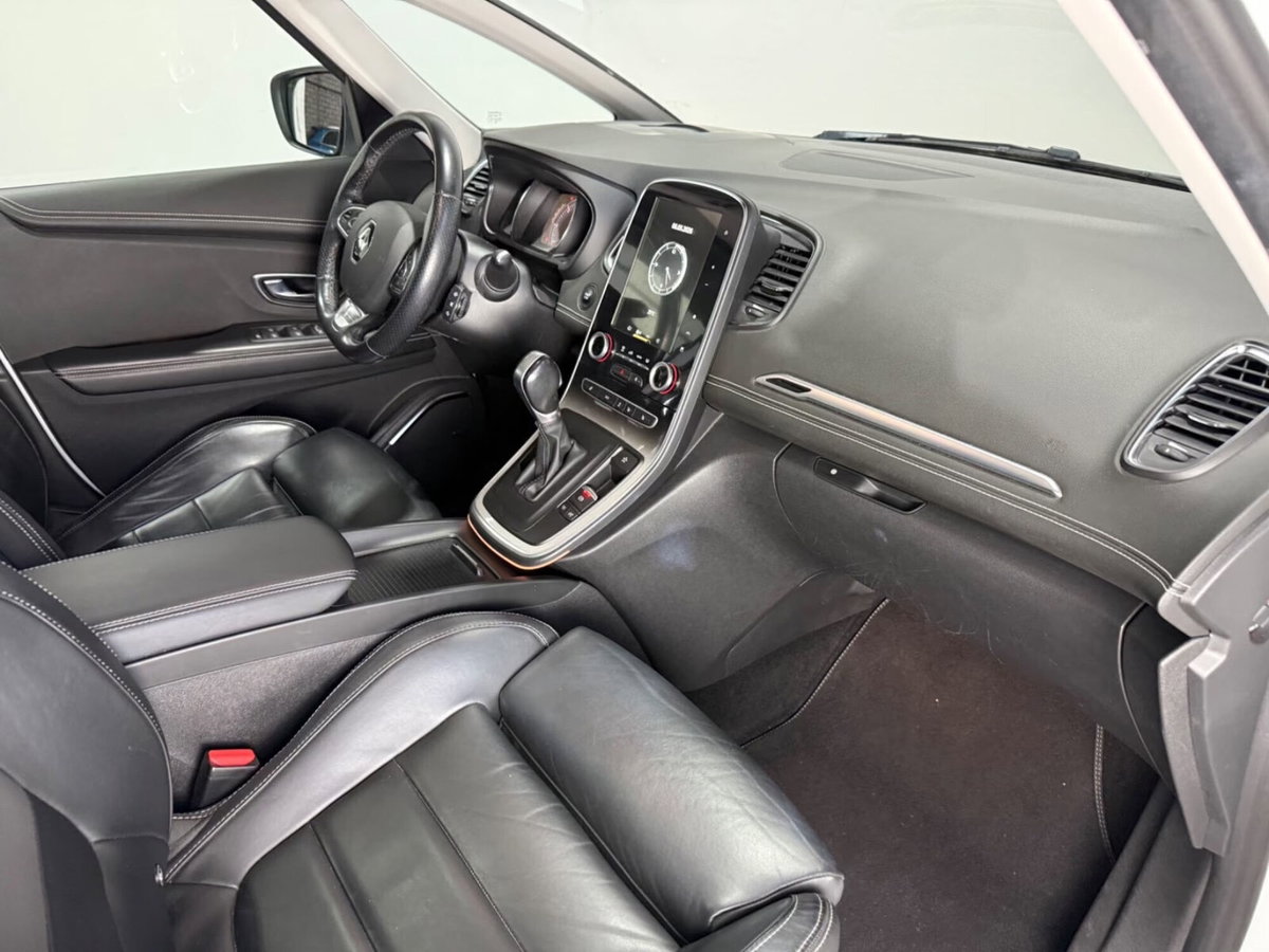 Renault Grand Scénic 1.6 dci energy Initiale Paris 160cv edc (7)