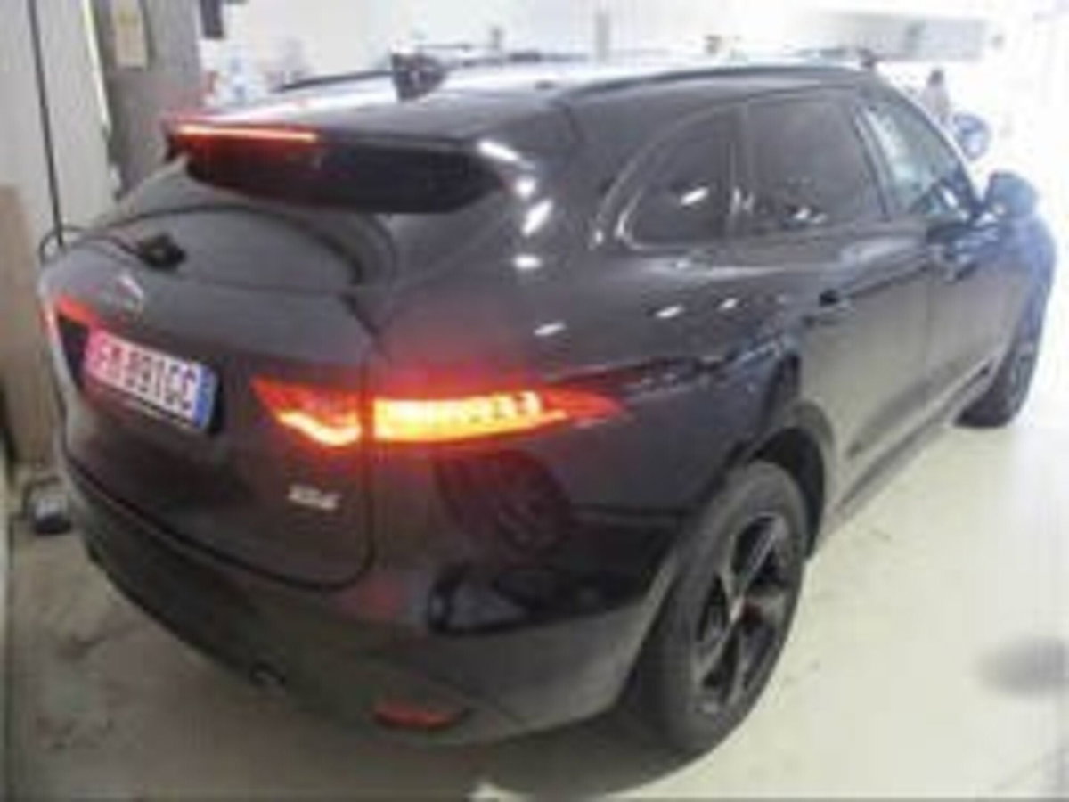 Jaguar F-Pace 2.0 D 240 CV AWD aut. Portfolio (4)
