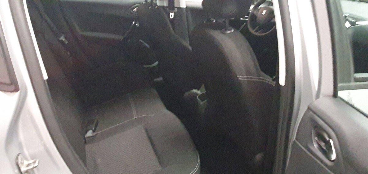Peugeot 208 75 5 porte Active (11)