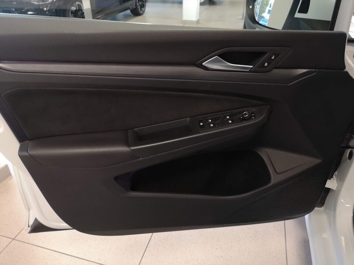 Volkswagen Golf 2.0 TDI SCR Style (16)