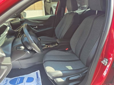 Peugeot 2008 1.2 turbo Allure 100cv (8)