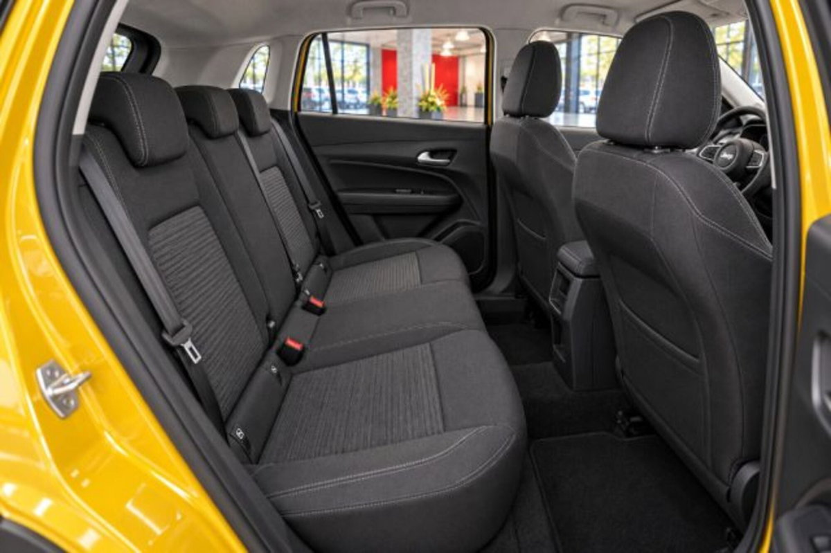 Jeep Avenger 1.2 turbo Longitude fwd 100cv (11)