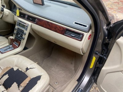 Volvo XC70 D5 AWD Kinetic (2)