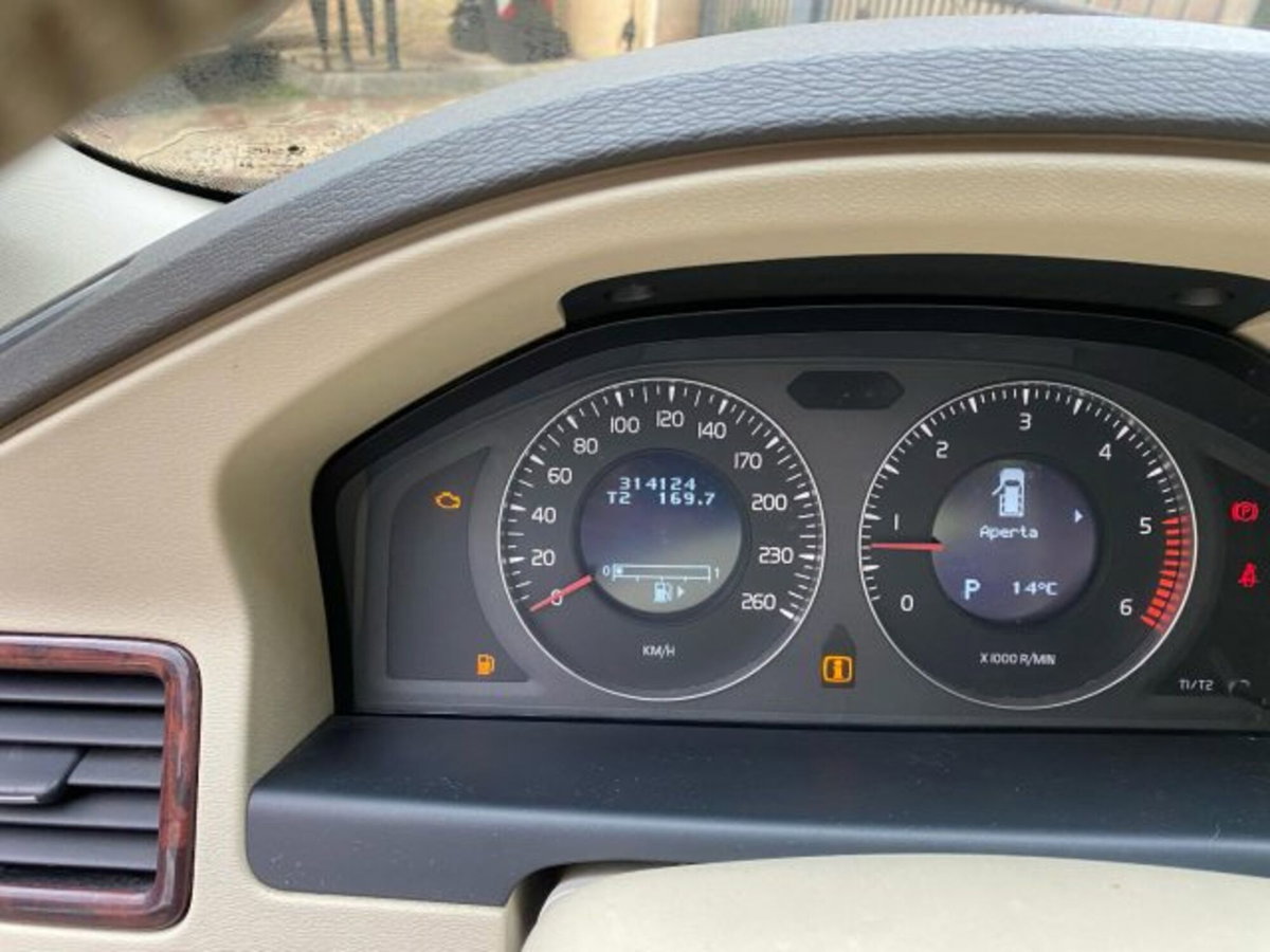Volvo XC70 D5 AWD Kinetic (5)