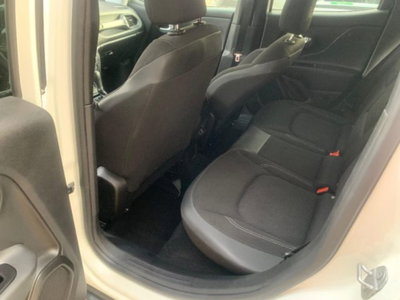 Jeep Renegade 1.3 T4 190CV PHEV 4xe AT6 Limited (10)
