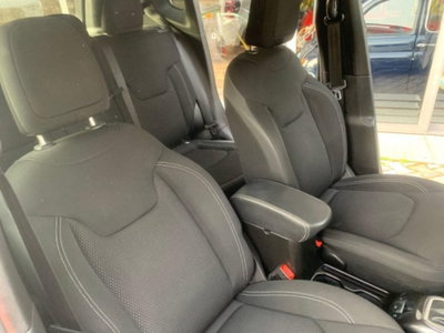 Jeep Renegade 1.3 T4 190CV PHEV 4xe AT6 Limited (12)