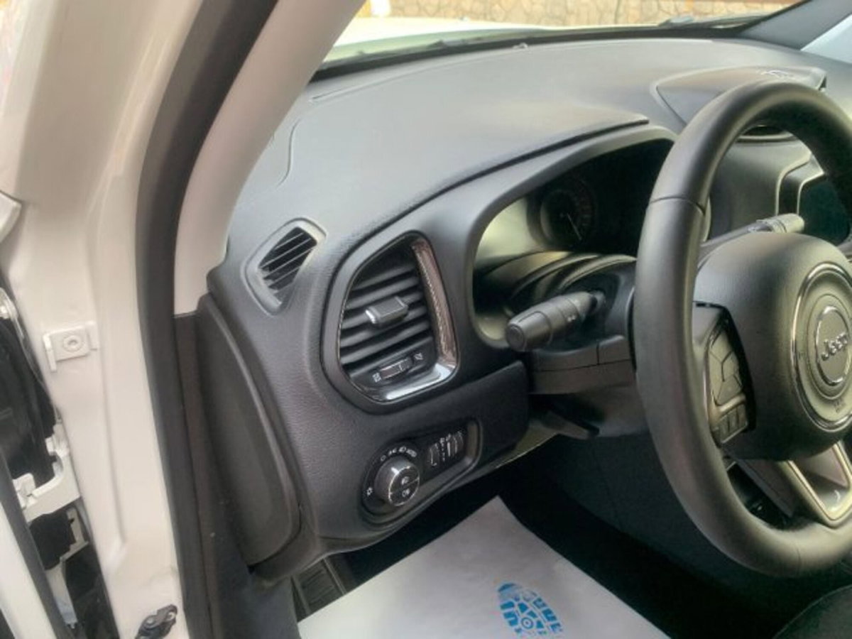 Jeep Renegade 1.3 T4 190CV PHEV 4xe AT6 Limited (9)
