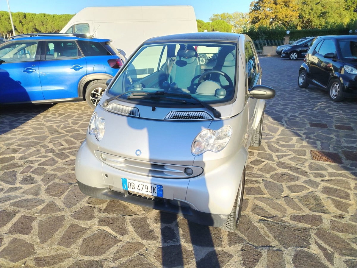 smart Fortwo 700 coupé passion (45 kW) (2)