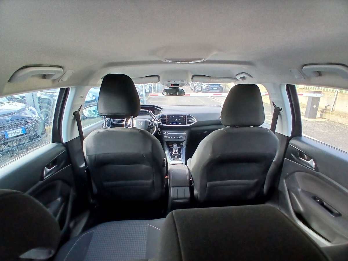 Peugeot 308 SW BlueHDi 130 S&S EAT8 Allure Pack (15)