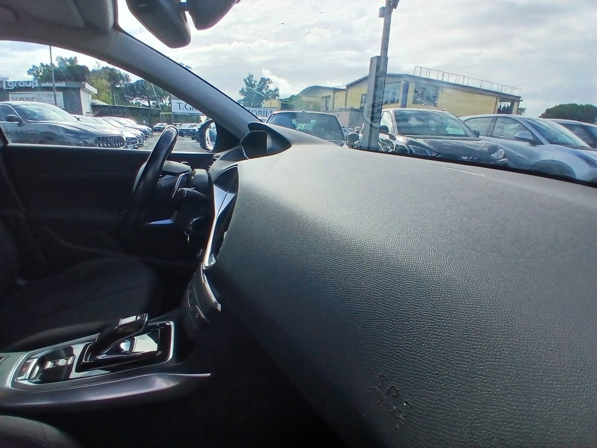 Peugeot 308 SW BlueHDi 130 S&S EAT8 Allure Pack (20)