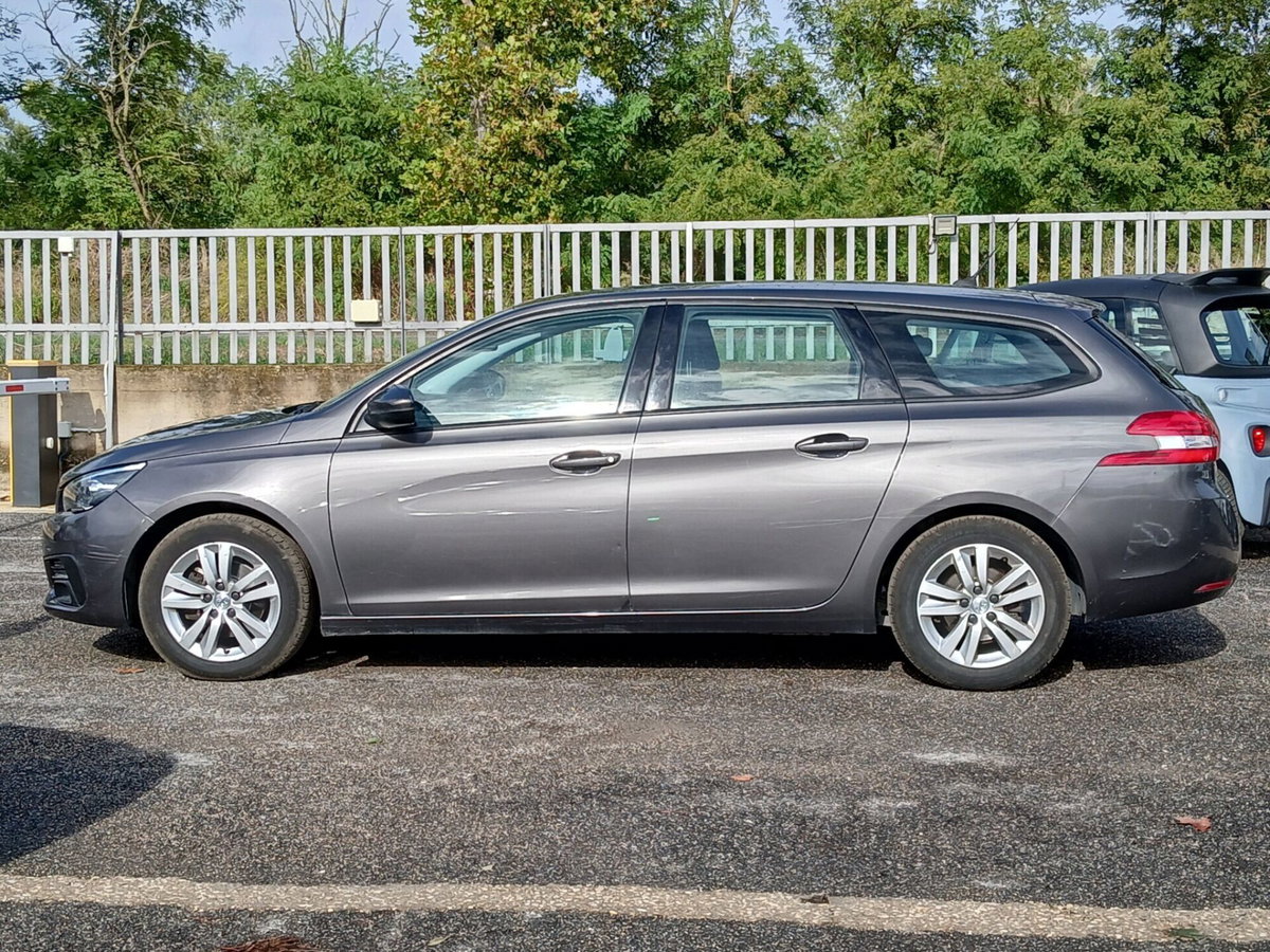Peugeot 308 SW BlueHDi 130 S&S EAT8 Allure Pack (8)