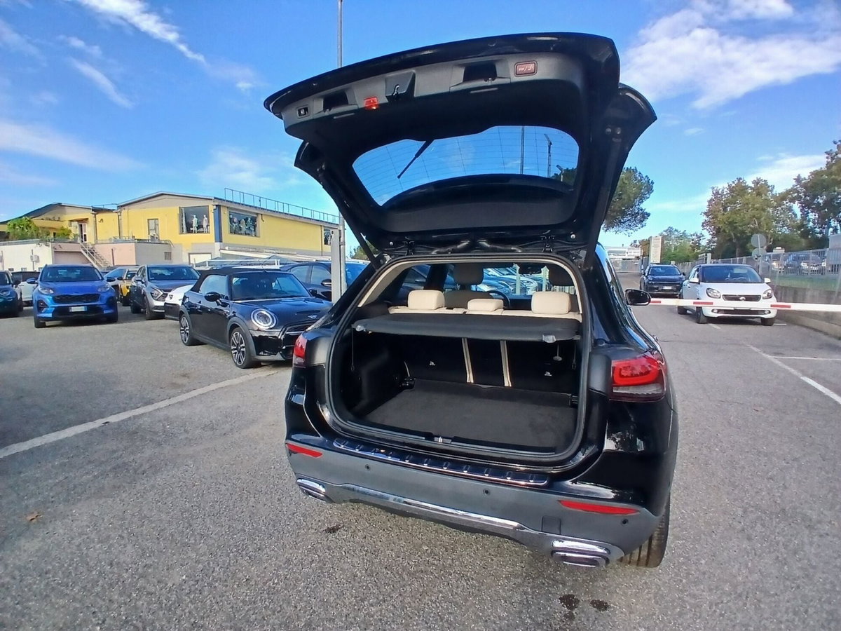 Mercedes-Benz GLA SUV 200 d Automatic Premium (17)