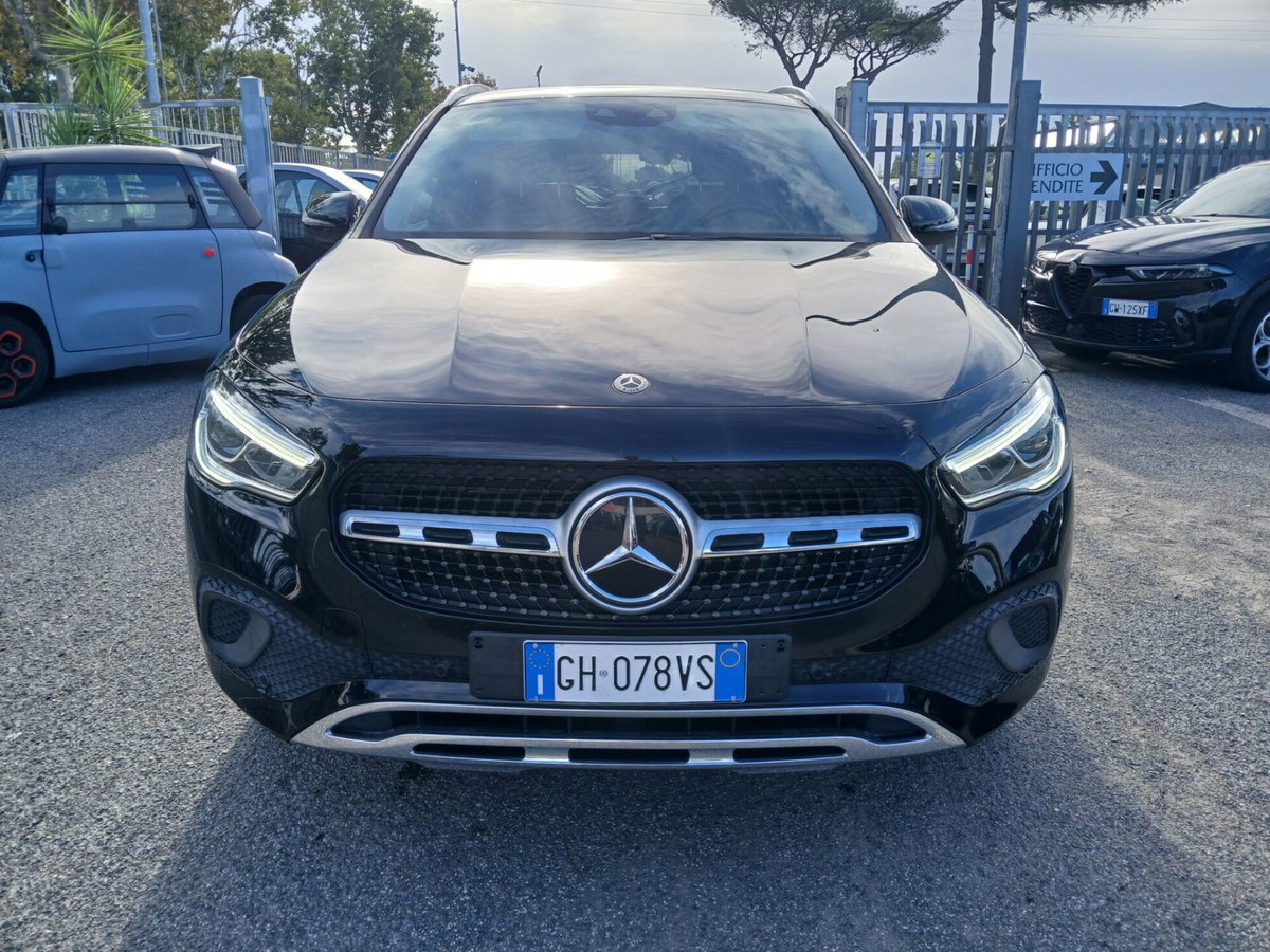 Mercedes-Benz GLA SUV 200 d Automatic Premium (2)