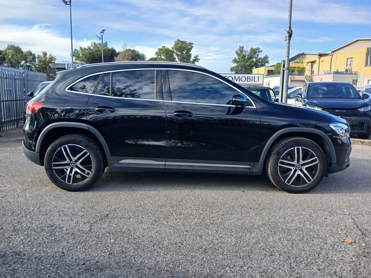 Mercedes-Benz GLA SUV 200 d Automatic Premium (4)