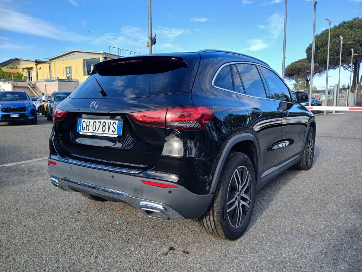 Mercedes-Benz GLA SUV 200 d Automatic Premium (5)