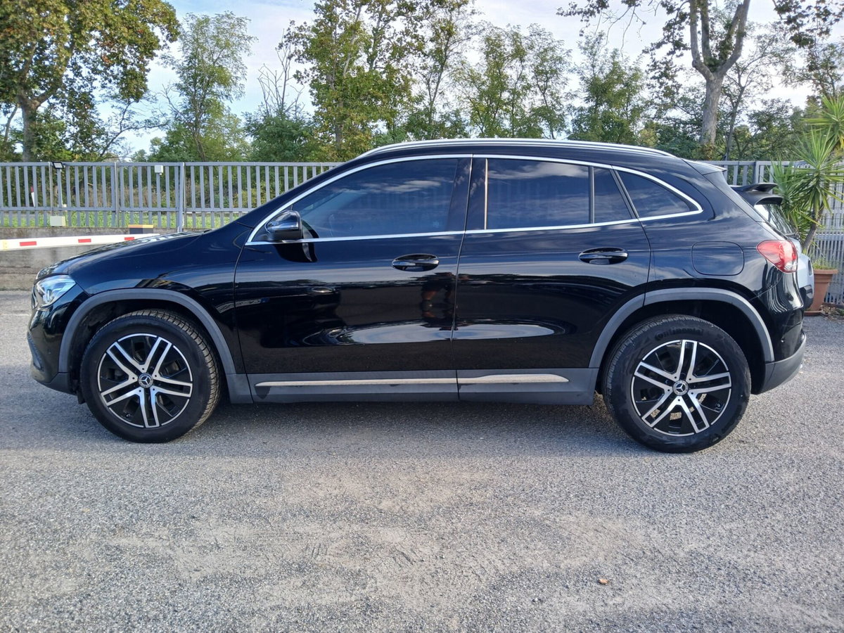 Mercedes-Benz GLA SUV 200 d Automatic Premium (8)