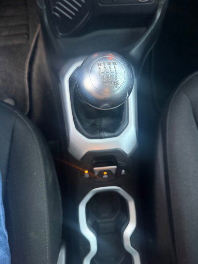 Jeep Renegade 1.6 Mjt 120 CV Longitude (20)